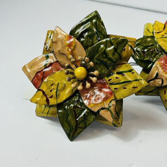 Pier 1 Flower Napkin Rings Lot of 4 Enamel Metal Sage Green Red Yellow NEW 3.75" - Picture 2 of 6